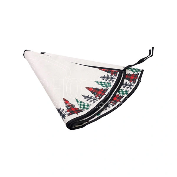 Christmas-Tree-Skirt-600-3.webp