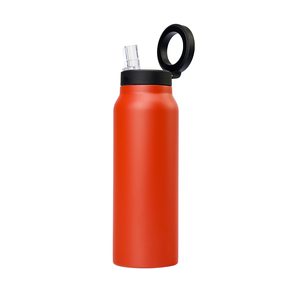 Features a collapsible straw that prevents spills and allows for easy sipping